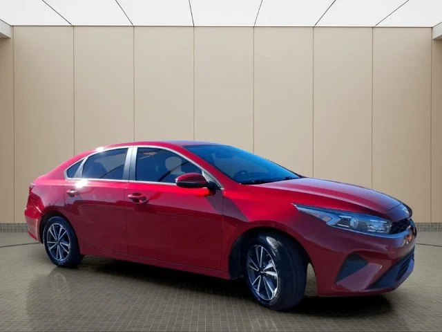 Used 2024 Red Kia LXS image 5