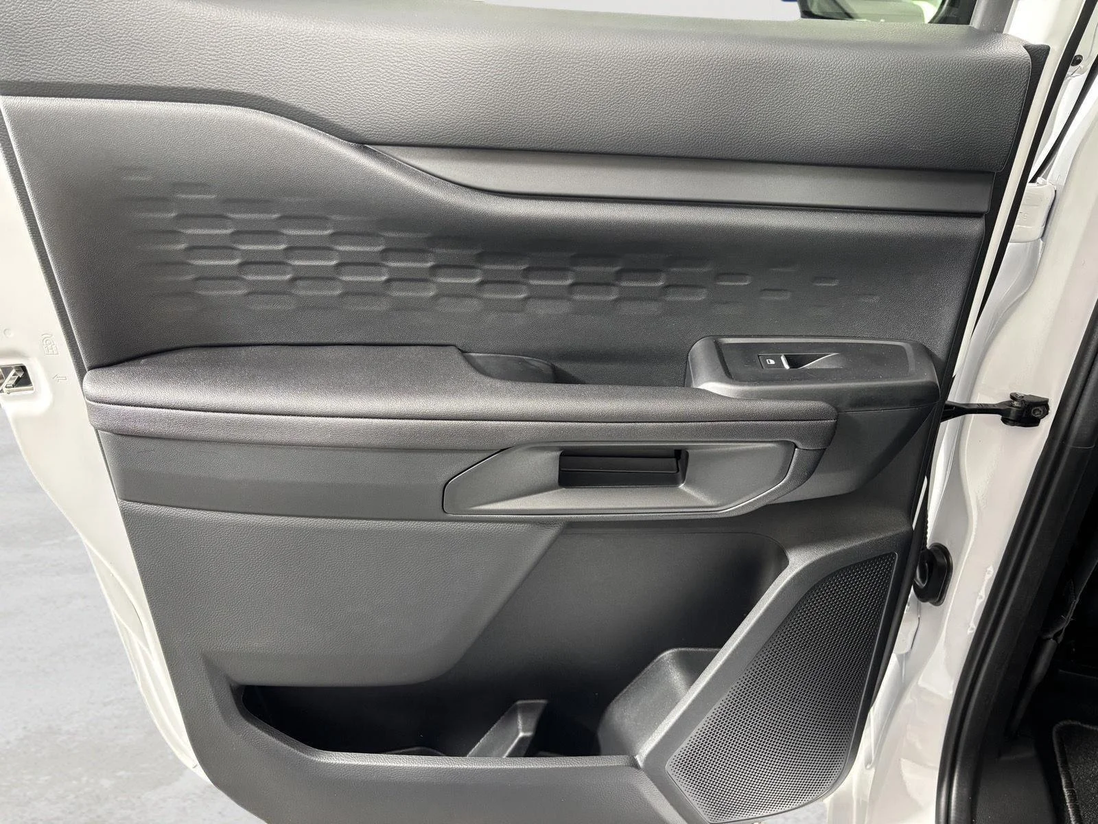 Used 2026 Oxford White Ford XL image 17