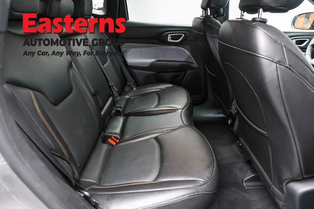 Used 2023 Gray Jeep Latitude Lux image 22