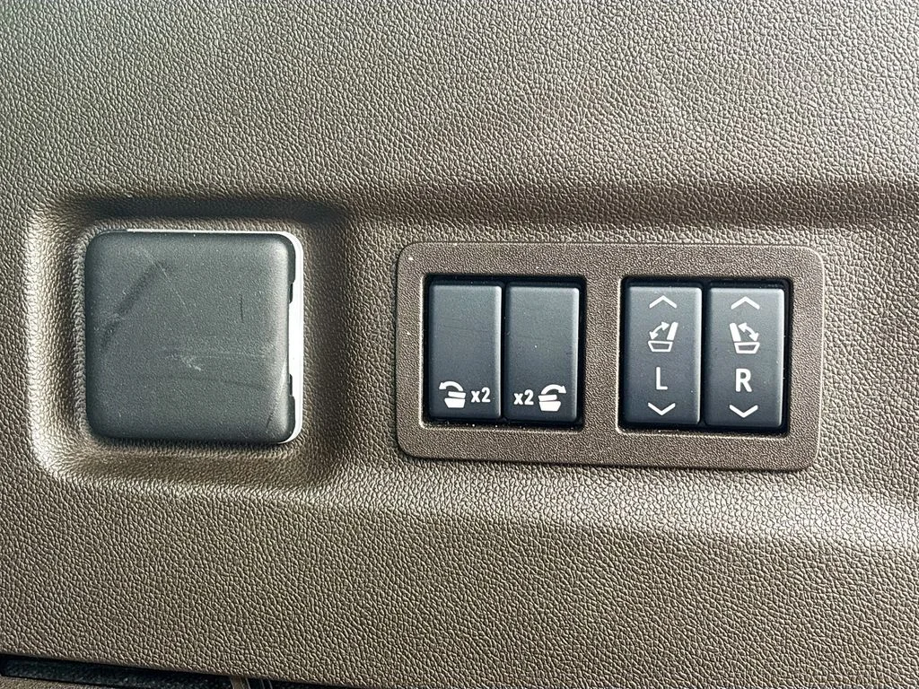 Used 2024 Silver GMC SLT image 15