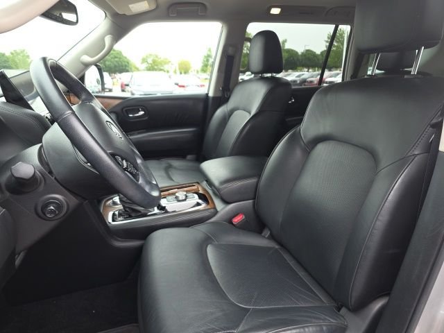 Used 2023 Silver Nissan SL image 6