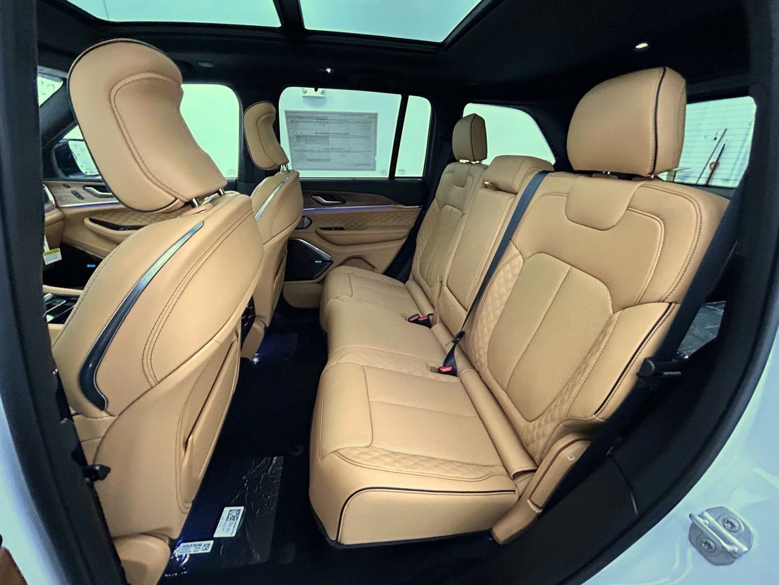 New 2026 Bright White Clear-Coat Exterior Paint Jeep Summit image 19