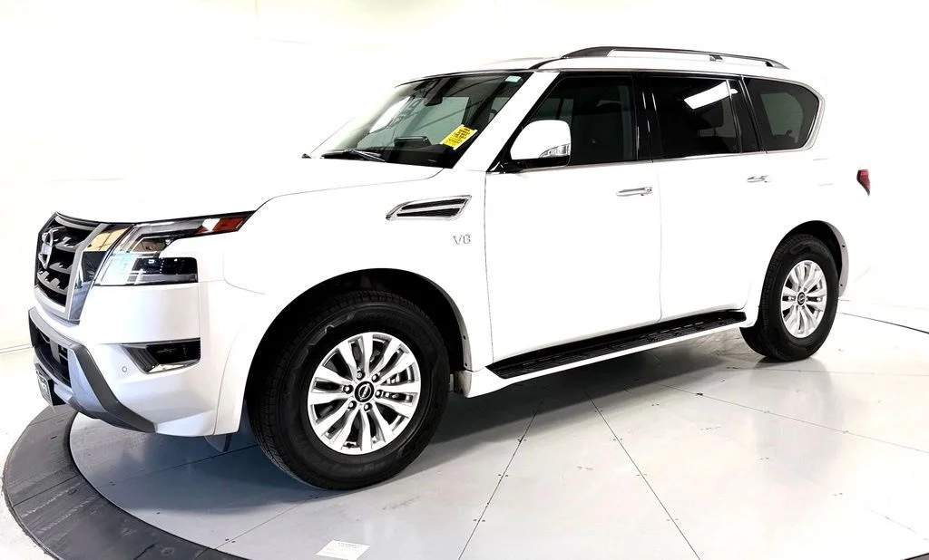 Used 2022 White Nissan SV image 8