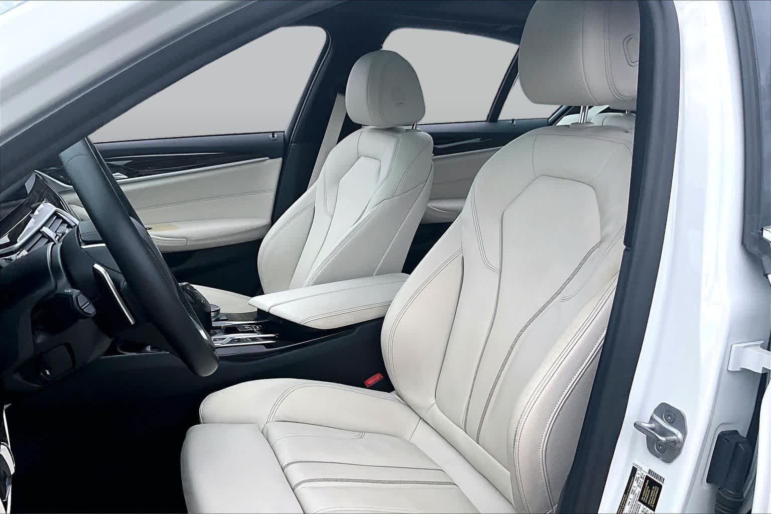 Used 2021 Mineral White Metallic BMW 540i image 7