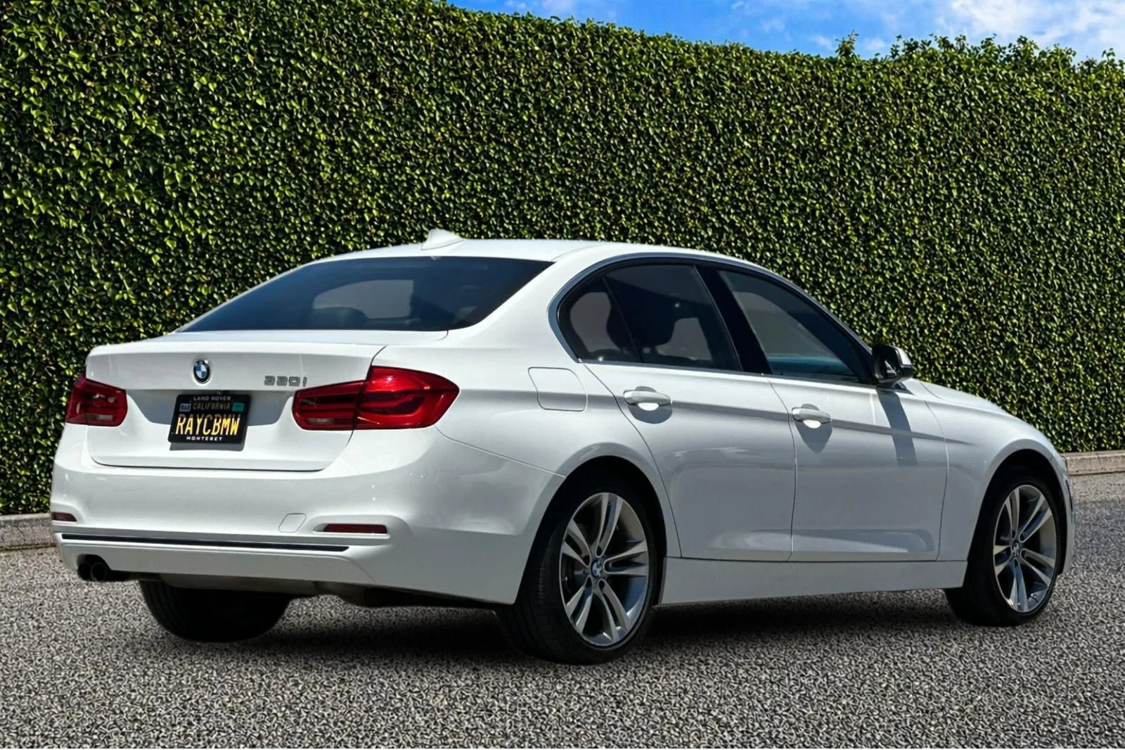 Used 2018 White BMW 330i image 4