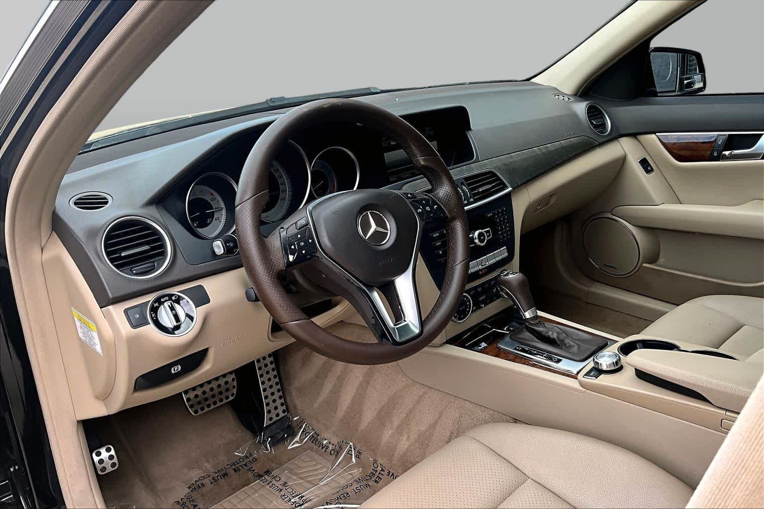 Used 2013 Black Mercedes-Benz C 300 Sport image 15