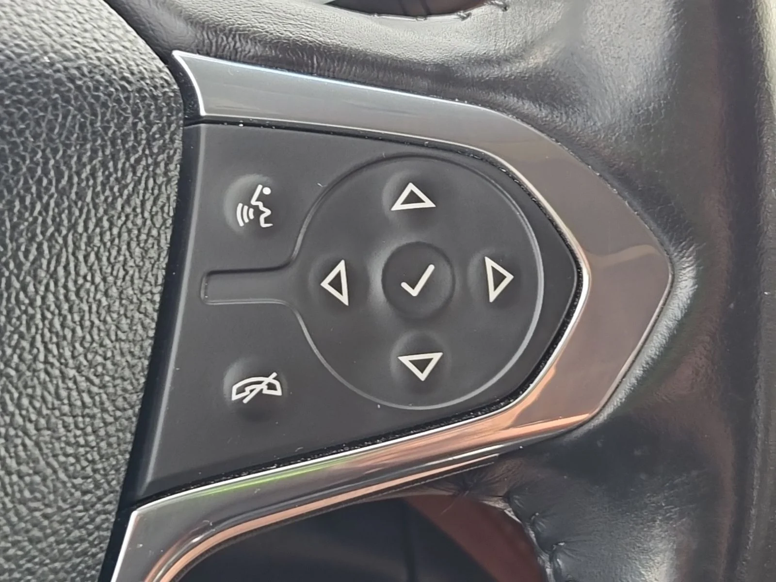 Used 2020 Red Chevrolet High Country image 50