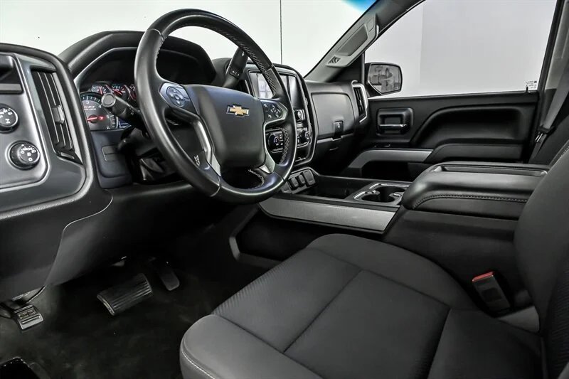 Used 2015 Deep Ocean Blue Metallic Chevrolet LT Z71 image 15