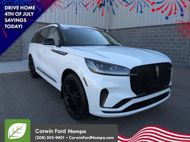 2025 Lincoln Aviator Reserve AWD's photo