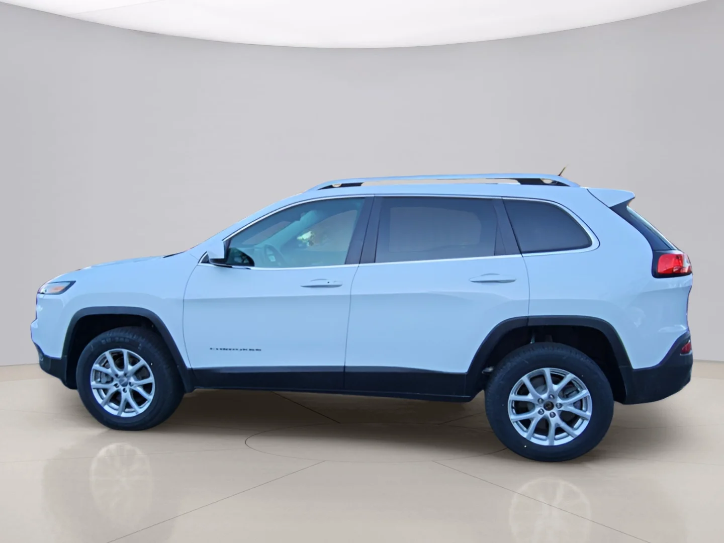 Used 2014 White Jeep Latitude Sport Utili image 6