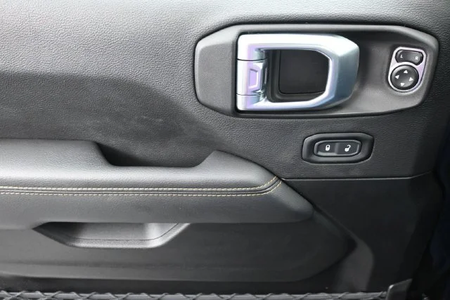 Used 2023 Black Clearcoat Jeep High Altitude image 26