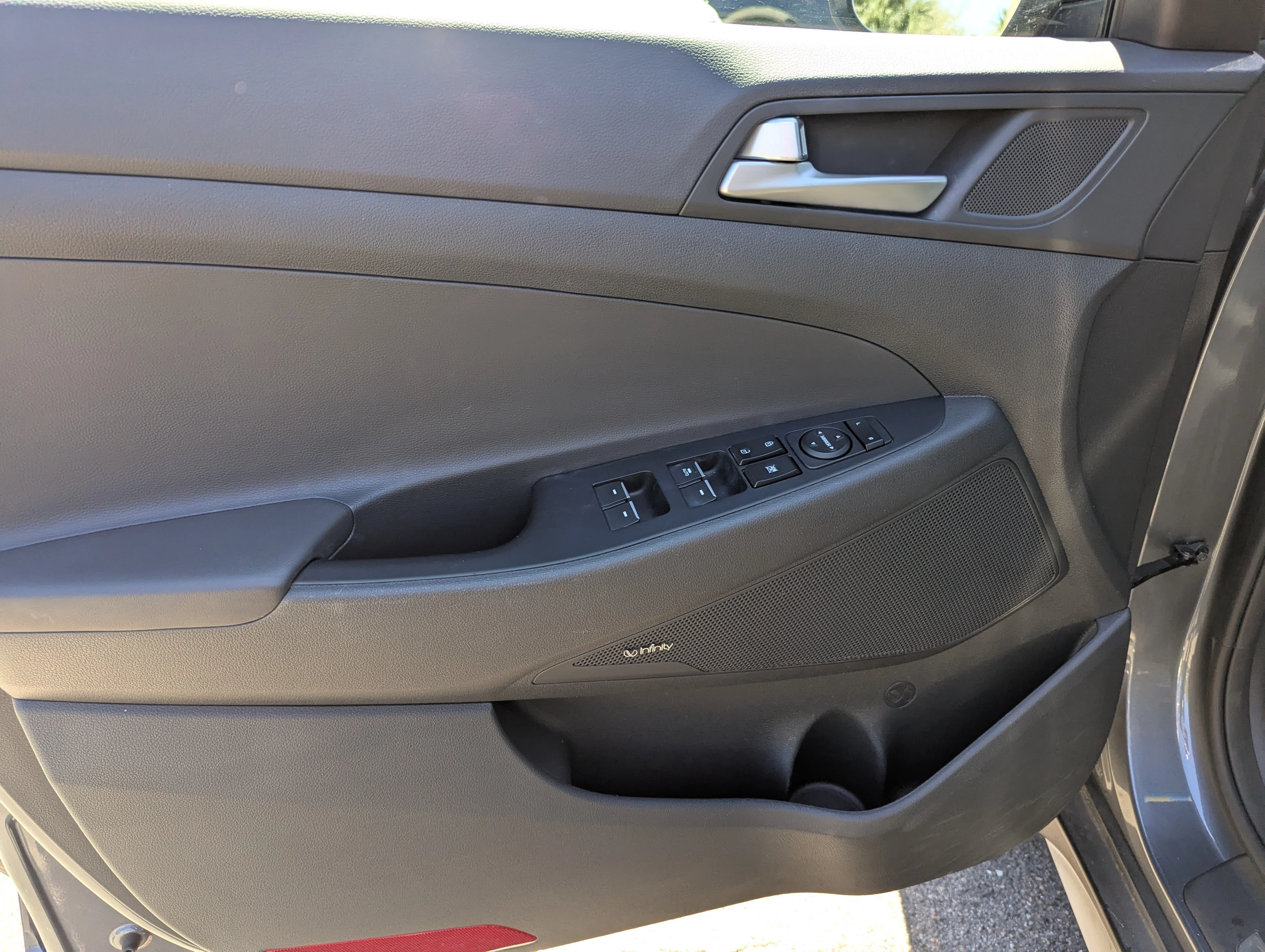 Used 2019 Coliseum Gray Hyundai Ultimate image 18