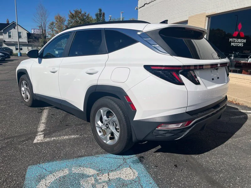 Used 2023 White Hyundai SEL image 7