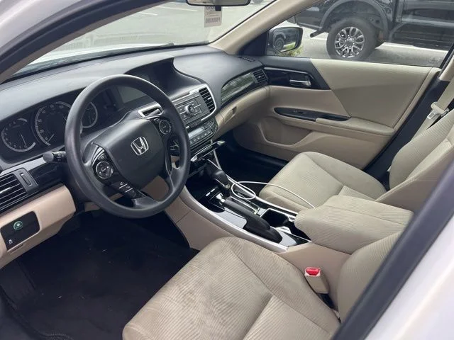 Used 2016 White Honda LX image 5