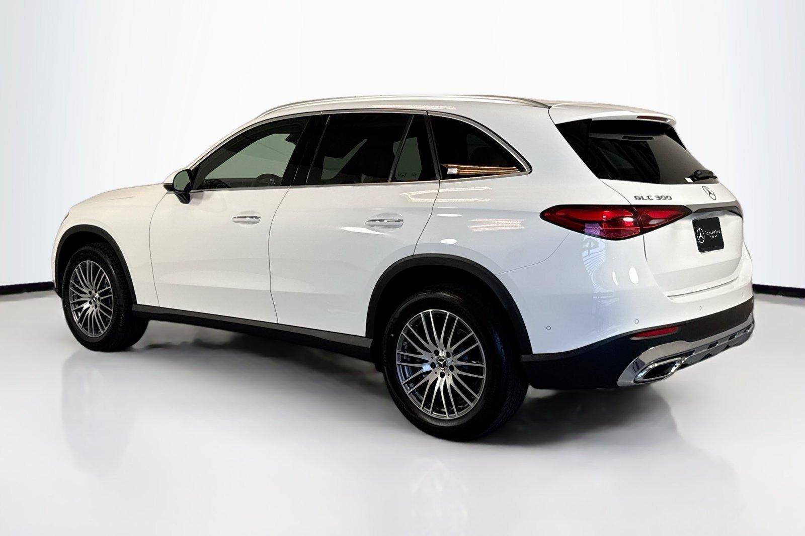 New 2026 Polar White Mercedes-Benz GLC 300 image 7