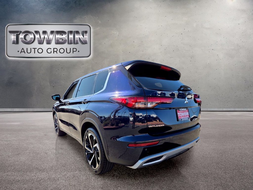 Used 2022  Mitsubishi  image 6