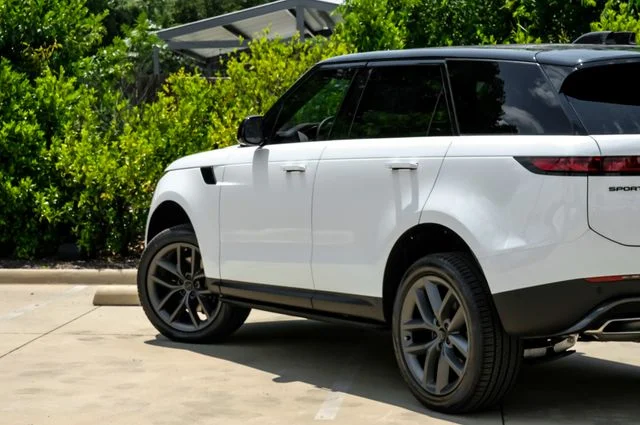 New 2026 Fuji White Land Rover SE image 13