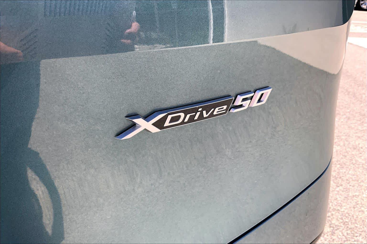 Used 2024 Blue Ridge Mountain Metallic BMW xDrive50 image 9
