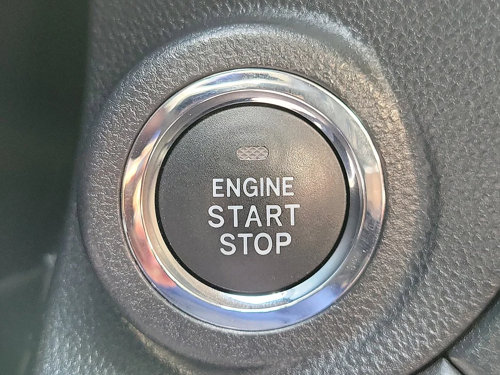 Used 2024 GREEN Subaru Limited image 29