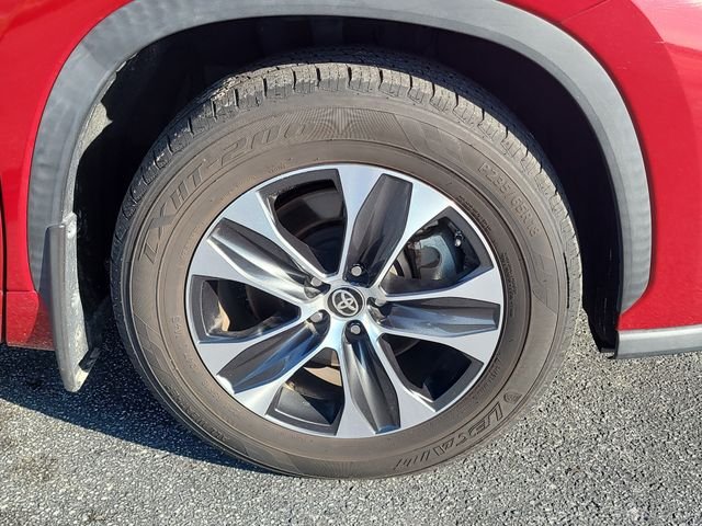 Used 2020 Red Toyota XLE image 8
