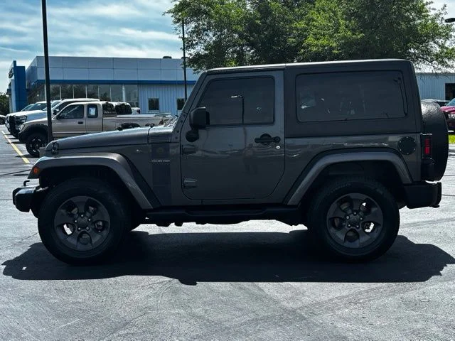 Used 2017 Gray Jeep Freedom Edition image 4