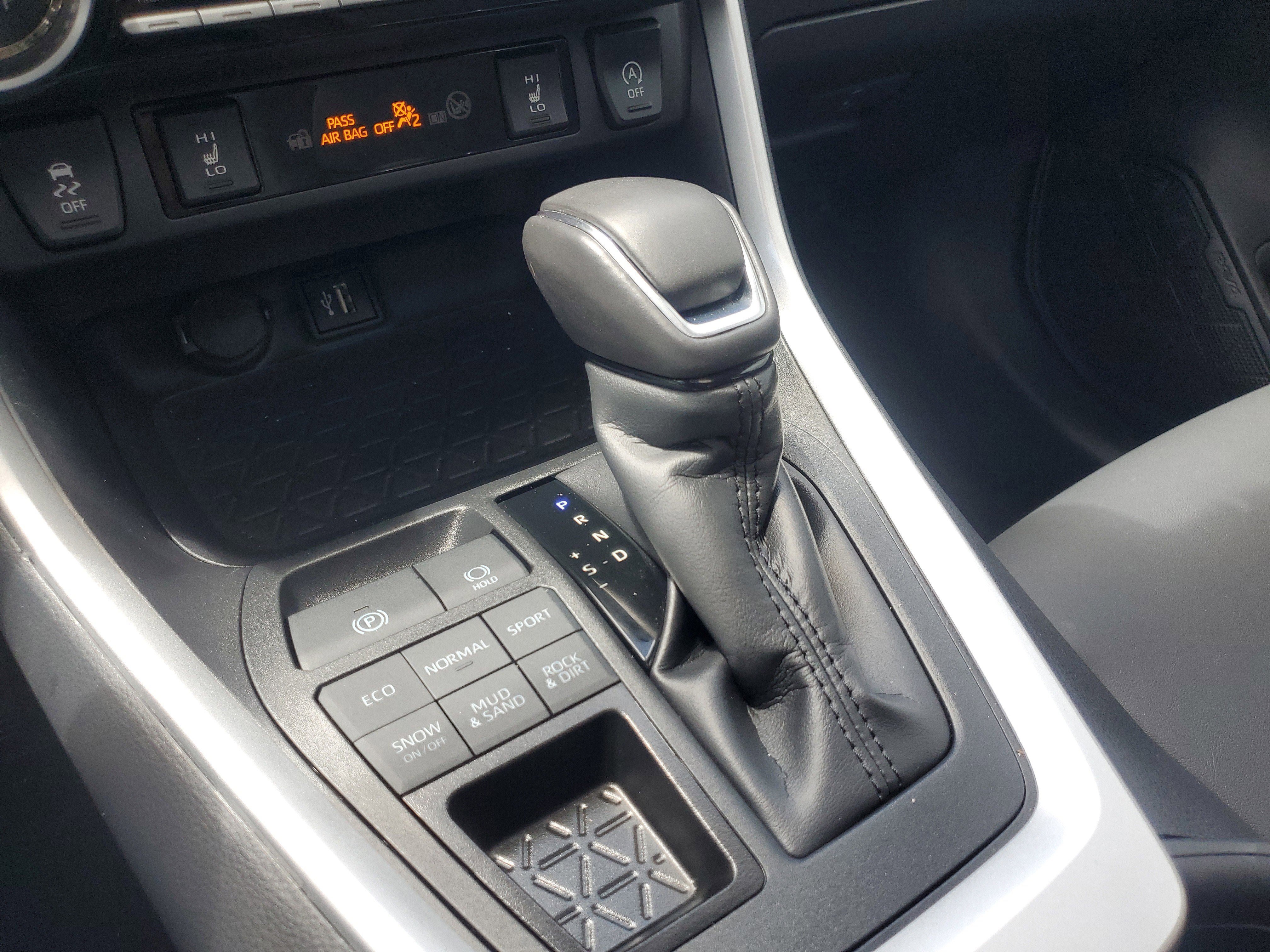 Used 2025 Magnetic Gray Metallic Toyota XLE Premium image 31