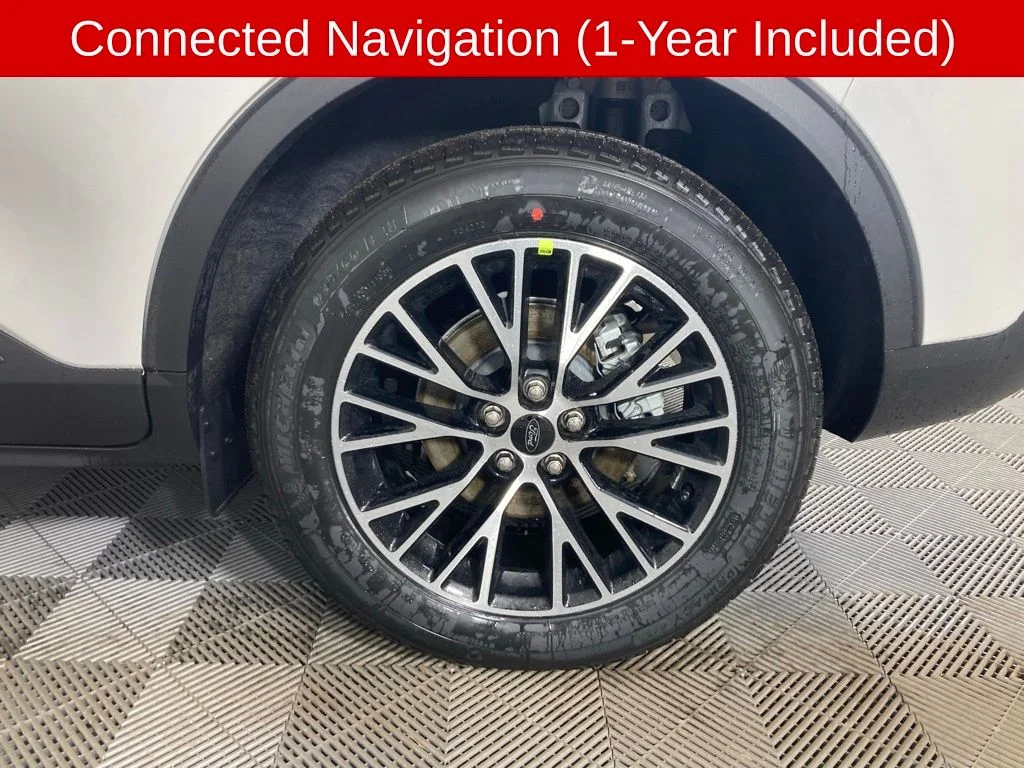 New 2026 Star White Metallic Tri-coat Ford Plug-in Hybrid image 24