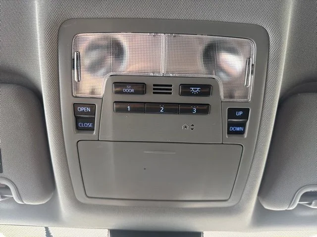 Used 2018 Blizzard Pearl Toyota XLE image 14