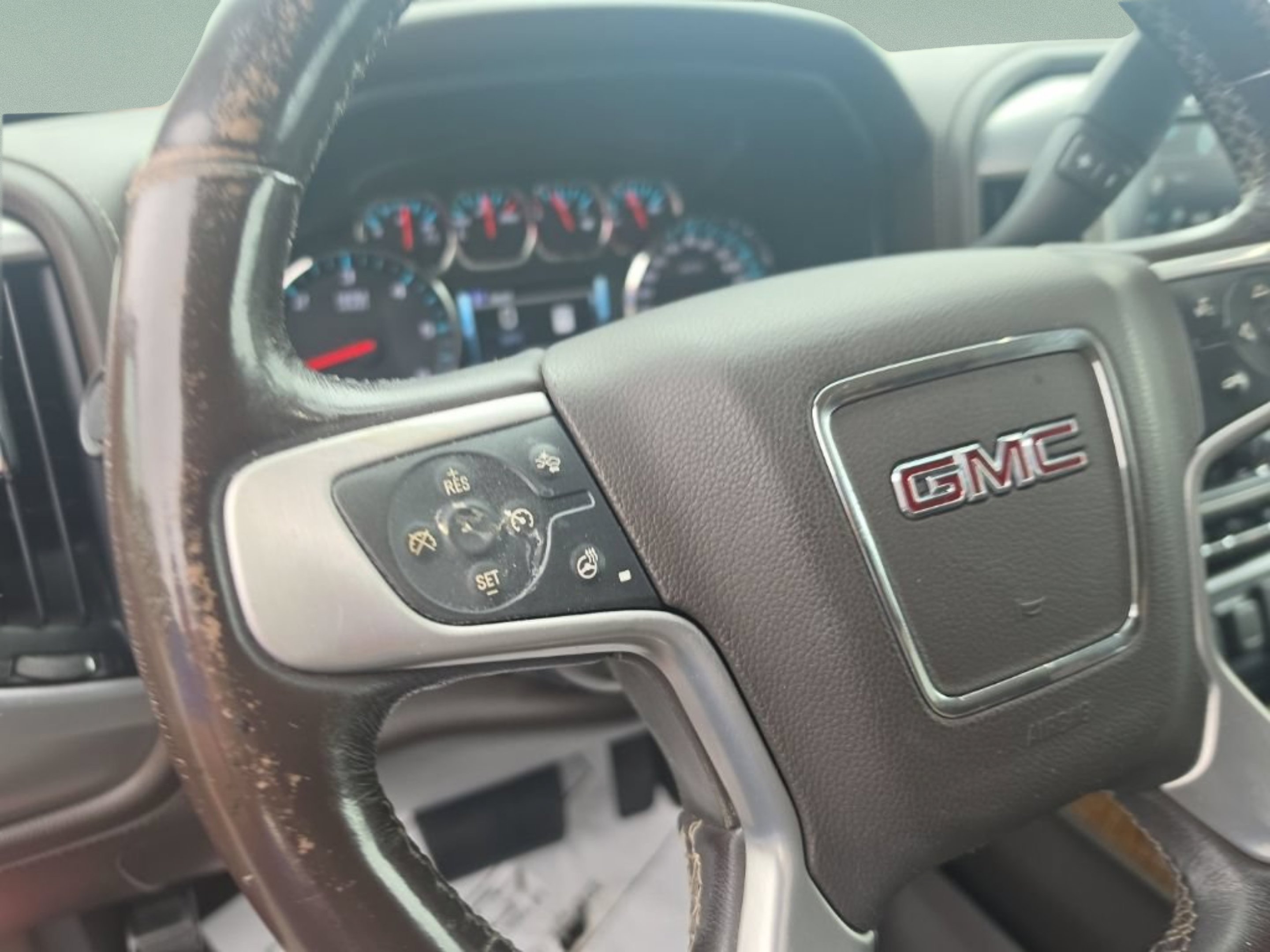 Used 2017 CARDINAL RED GMC SLT image 15