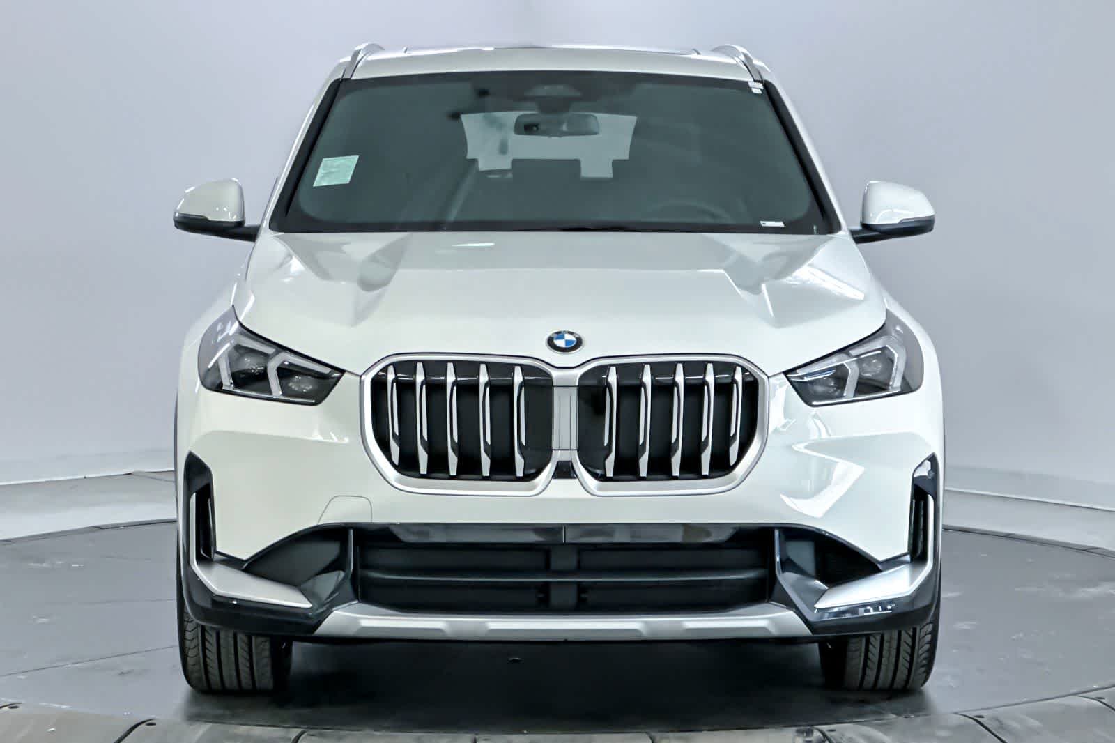 Used 2026 Alpine White BMW xDrive28i image 10
