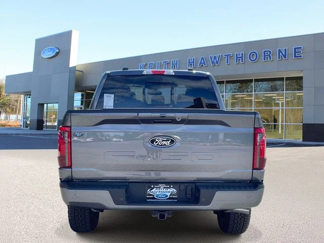 New 2026 Carbonized Gray Metallic Ford XLT image 5