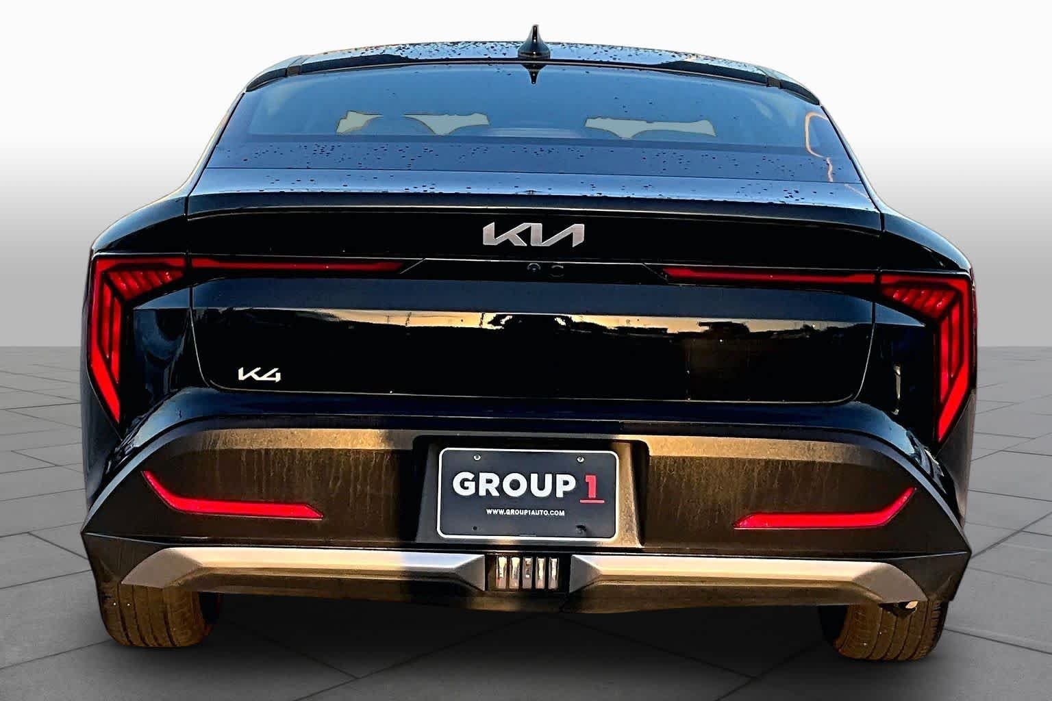 Used 2025 Aurora Black Pearl Kia LXS image 5