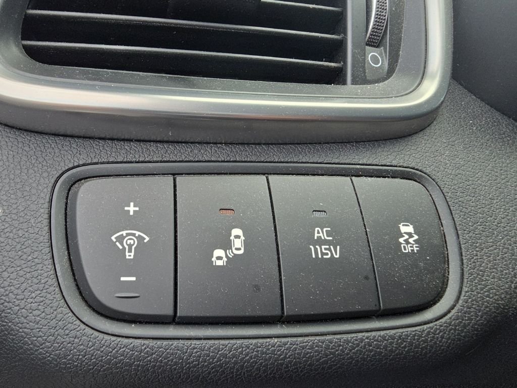 Used 2016 Silver Kia SX image 11