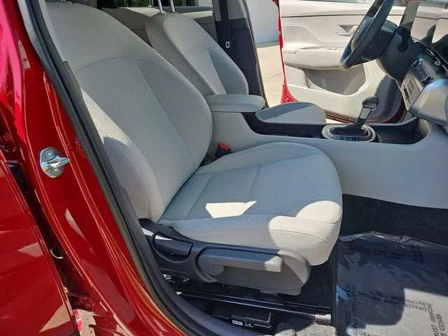 Used 2025 Red Hyundai SEL image 10