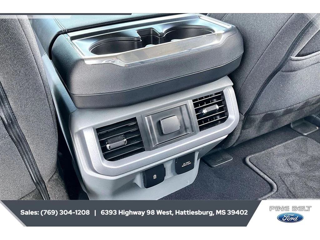 Used 2023 Oxford White Ford XLT image 25
