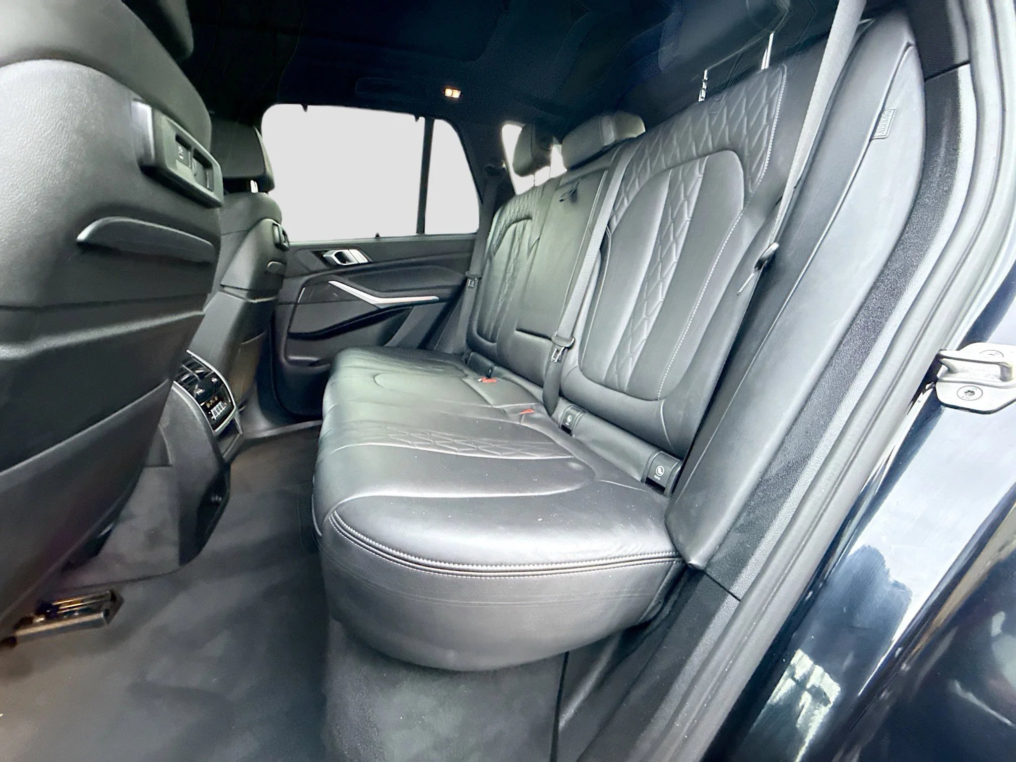 Used 2021 Carbon Black Metallic BMW M50i image 22