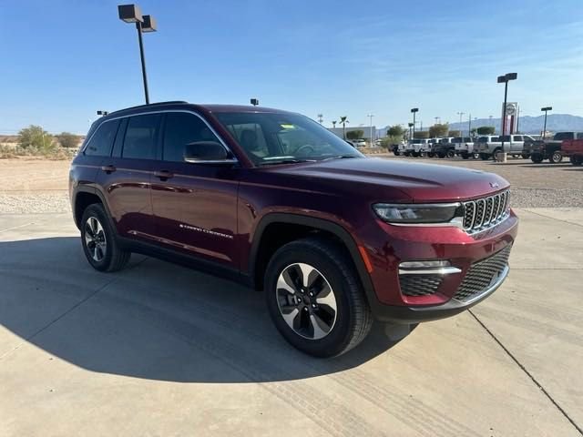 New 2024 Velvet Red Pearl-Coat Exterior Paint Jeep 4xe image 7