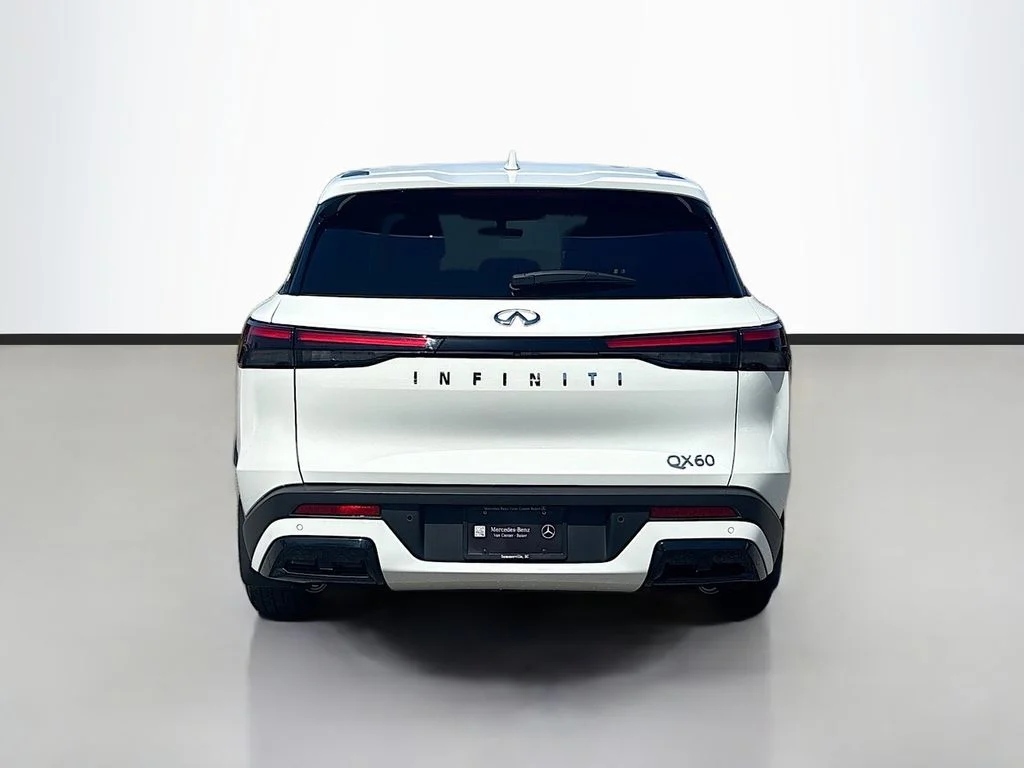 Used 2025 White INFINITI PURE image 4