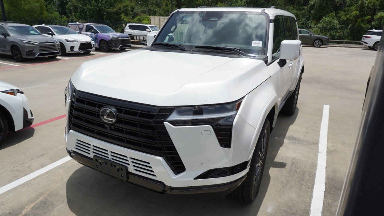 Used 2026 White Lexus GX 550 Luxury image 1