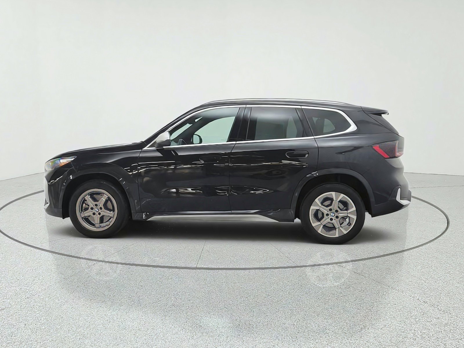 Used 2023 Jet Black BMW xDrive28i Sports Activity Vehicle image 8