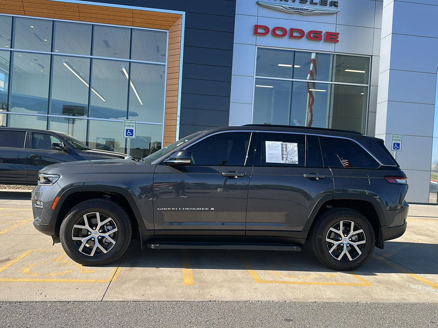 Used 2025 Jeep Grand Cherokee Limited with VIN 1C4RJHBGXSC283585 for sale in Kansas City
