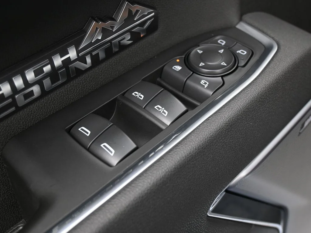 Used 2026 Summit White Chevrolet High Country image 14