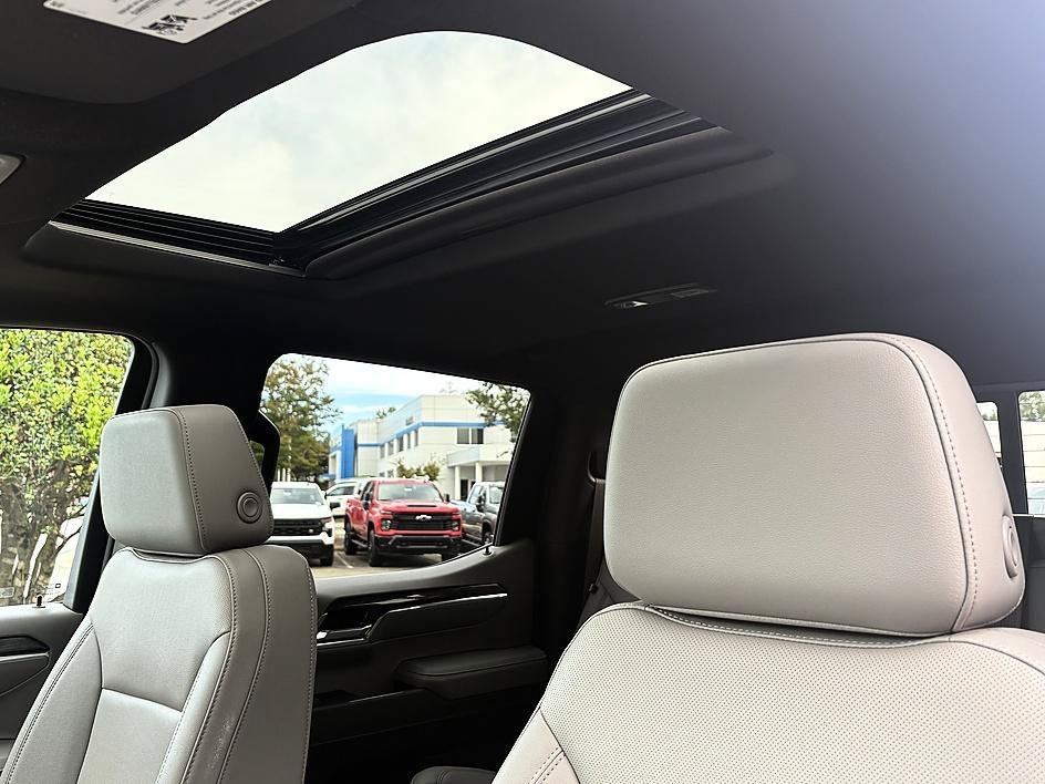 Used 2023 Iridescent Pearl Tricoat Chevrolet LTZ image 18