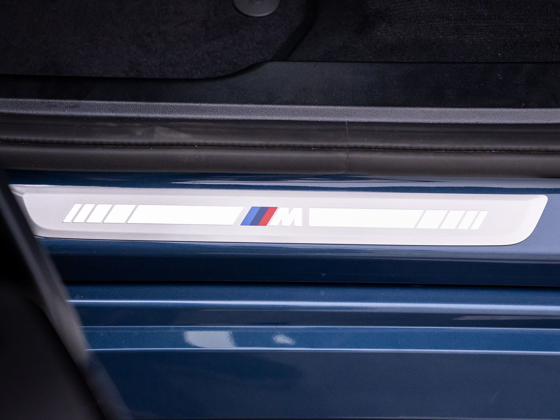 New 2026 Arctic Race Blue metallic BMW 30 xDrive image 17