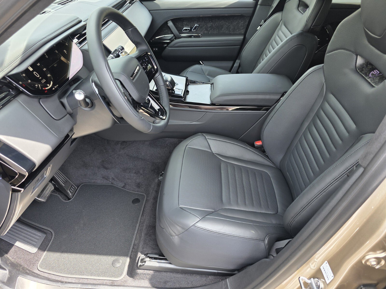 New 2026 Sunset Gold Land Rover P635 SV image 10