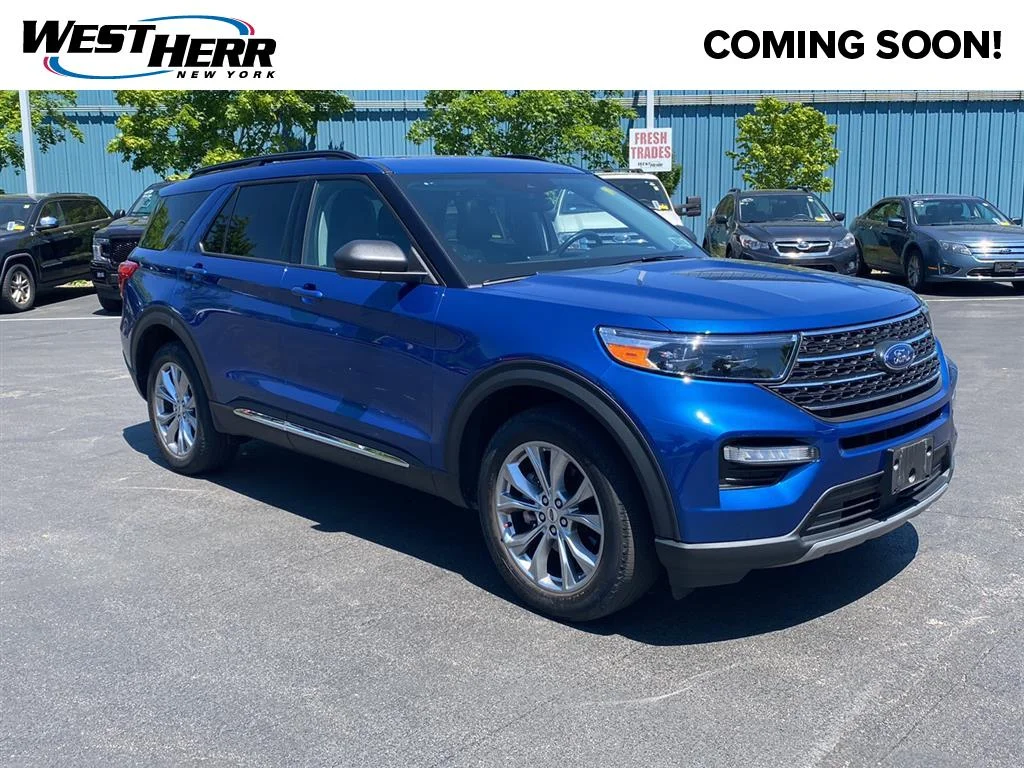 Used 2023 Atlas Blue Ford XLT image 1
