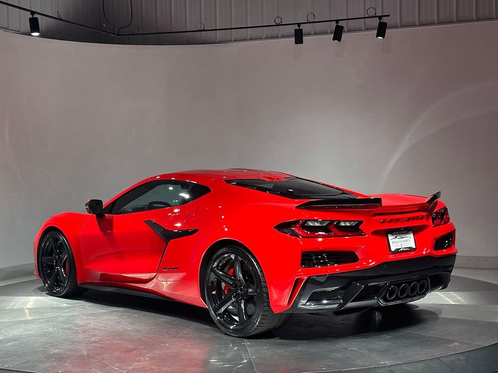 Used 2024 Red Chevrolet Z06 image 11