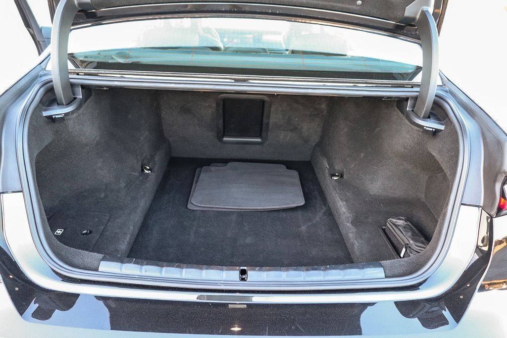 Used 2024 Black Sapphire Metallic BMW 740i image 29