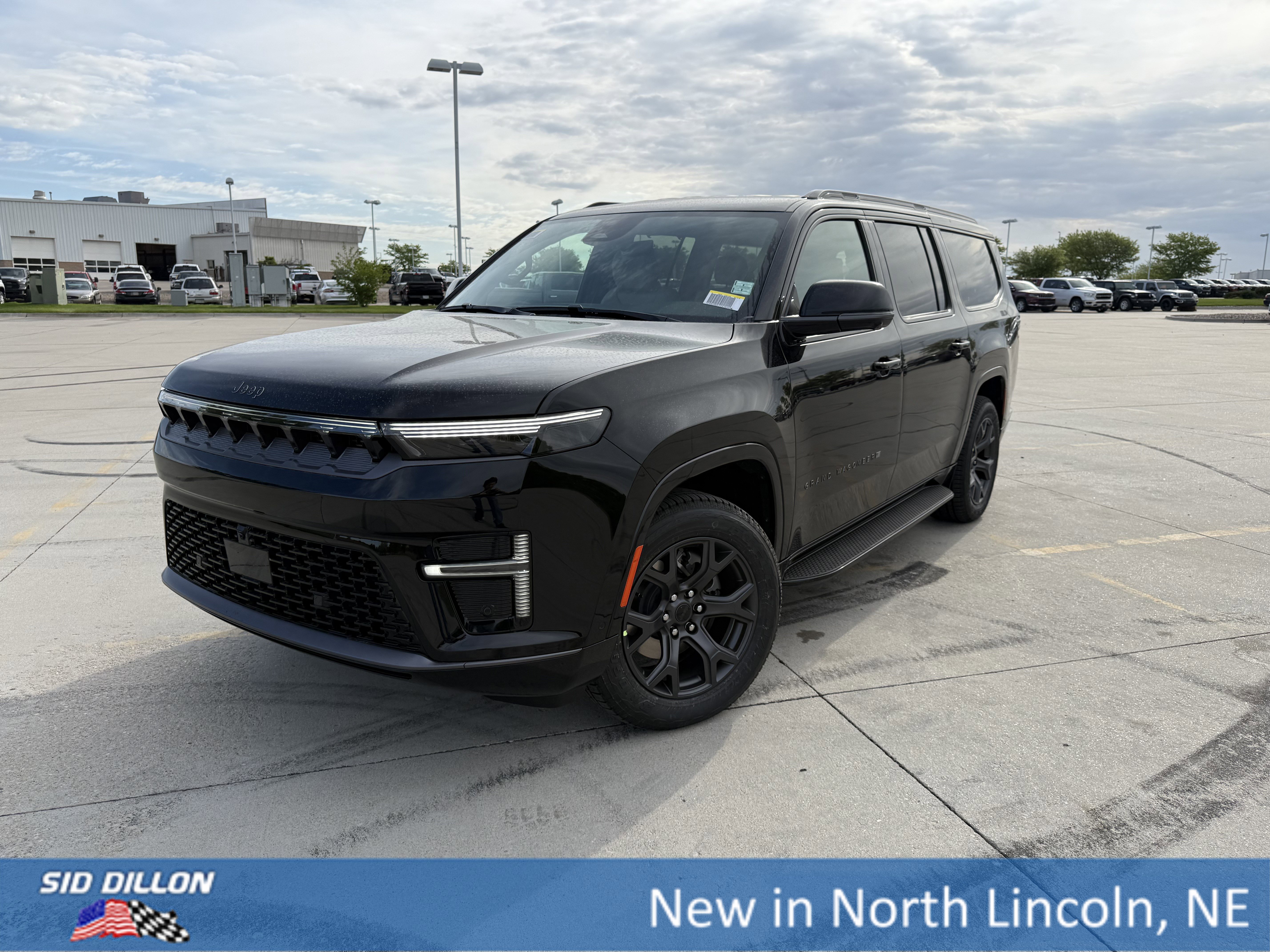 New 2026 High Gloss Black Exterior Paint Jeep Limited Altitude image 1