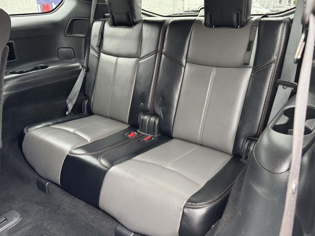 Used 2020 Black Nissan SL image 16